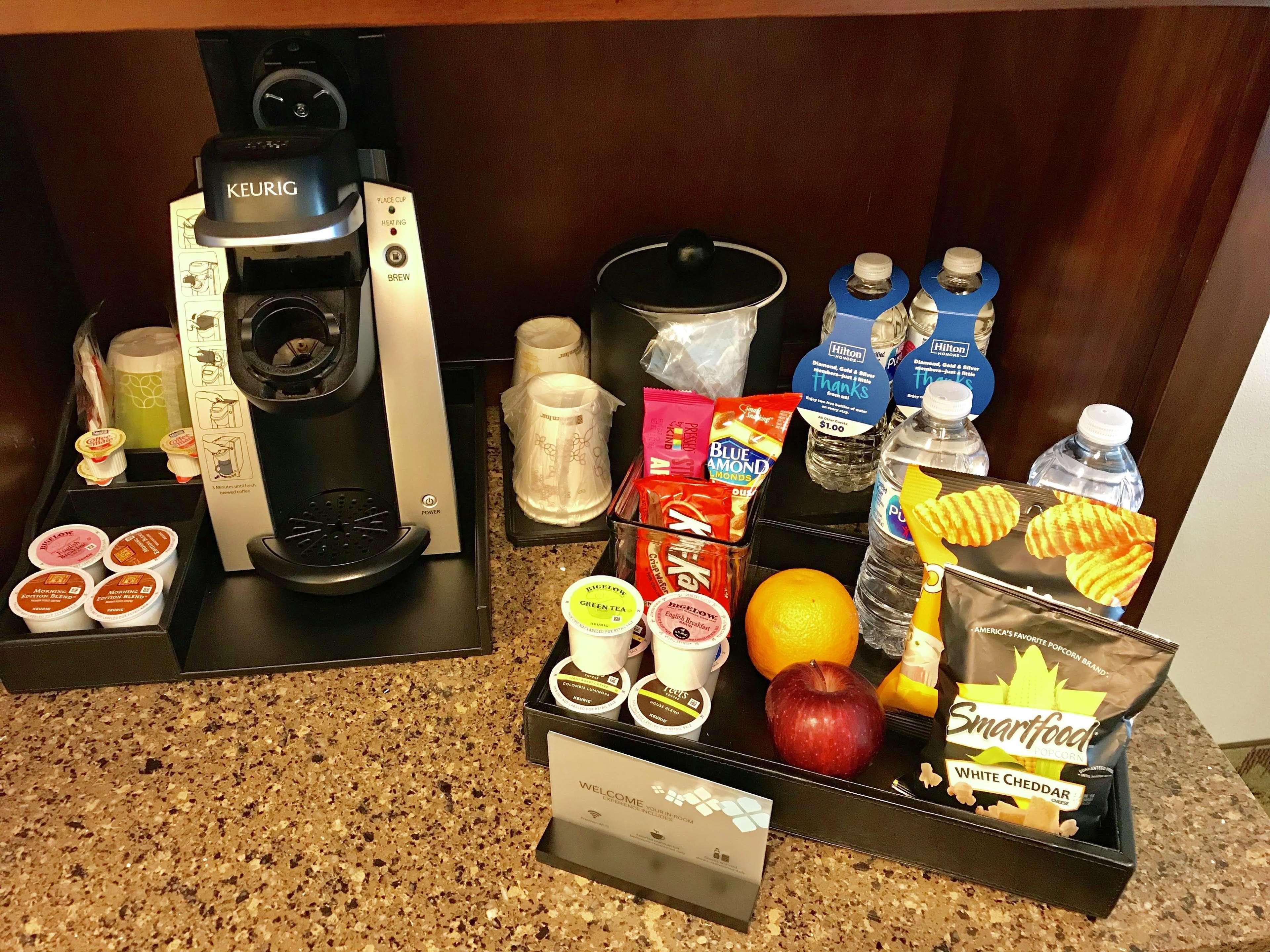 Hilton Garden Inn Hamilton Бордентаун Экстерьер фото
