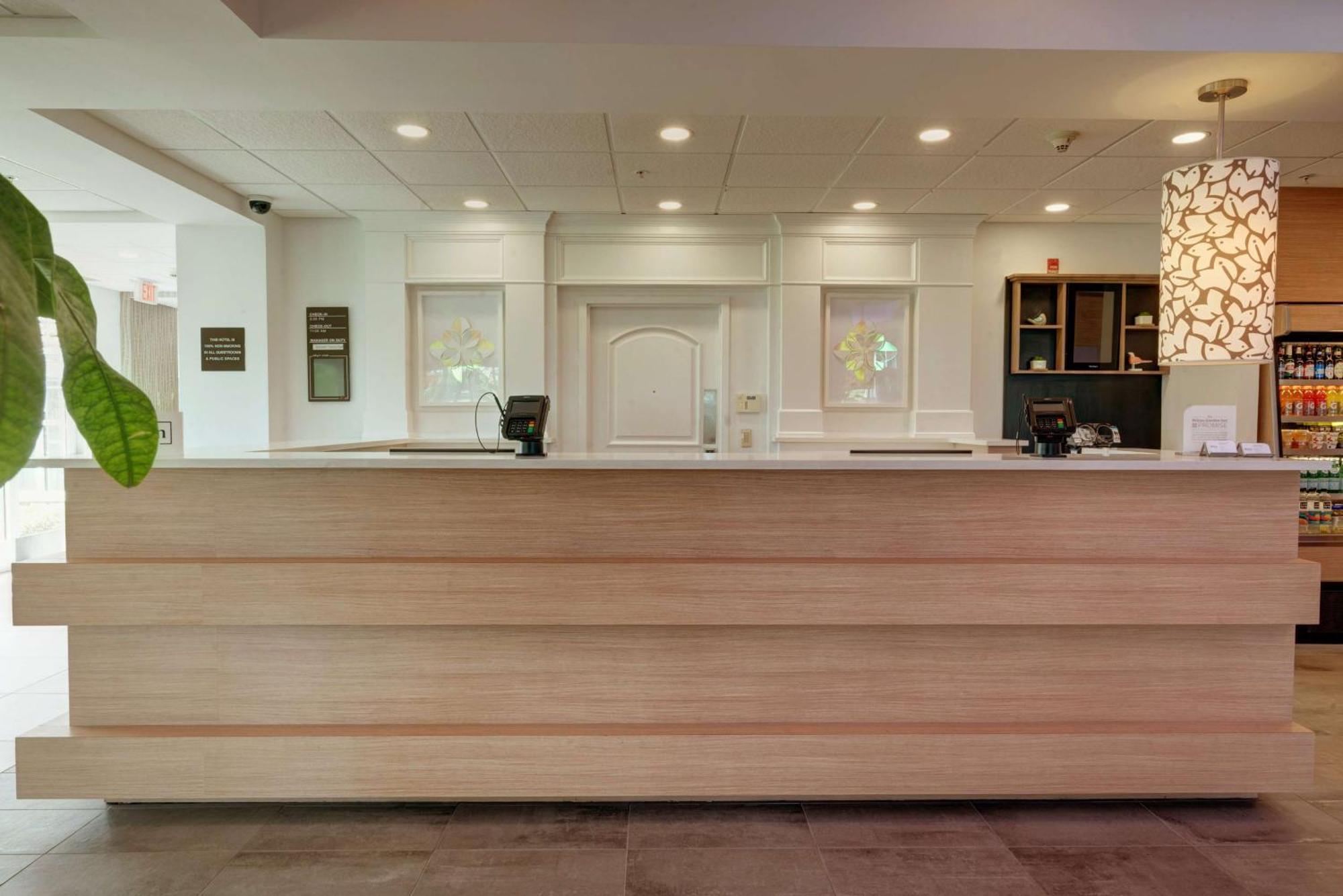 Hilton Garden Inn Hamilton Бордентаун Экстерьер фото